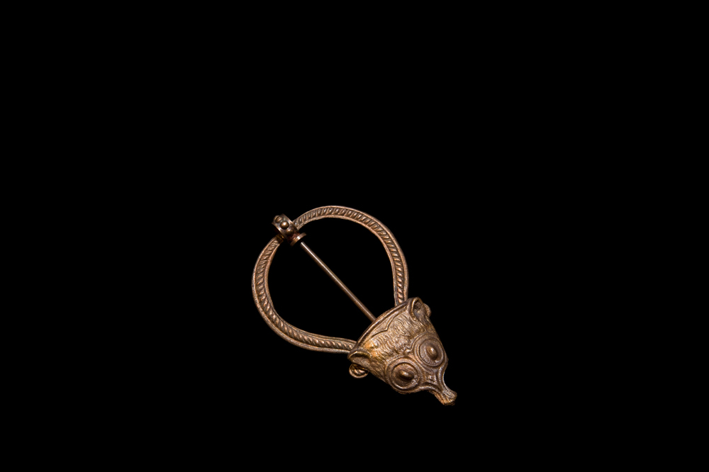 cloak pin 6 cloak pin 6