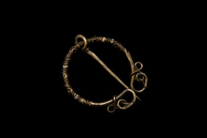 cloak pin 8
