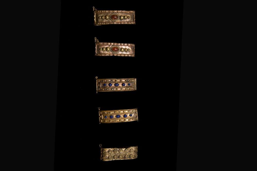 Braid clasp hotsell