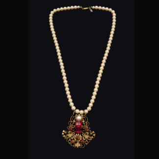 necklace with pendant 38