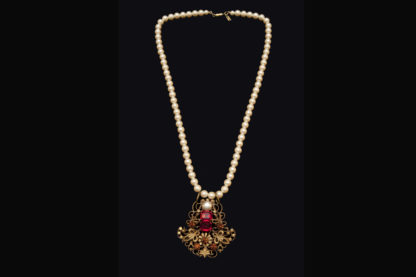 necklace with pendant 38