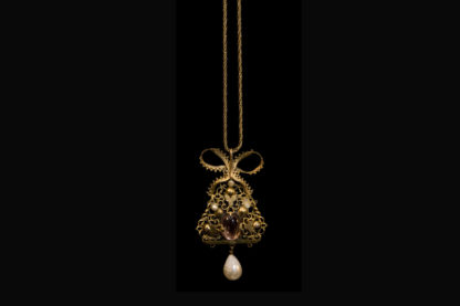 necklace with pendant 41
