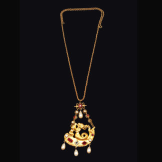 necklace with pendant 43