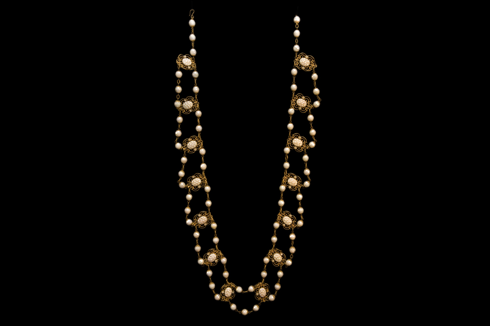 big necklace with pearls 24