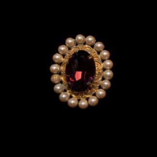 brooch 32